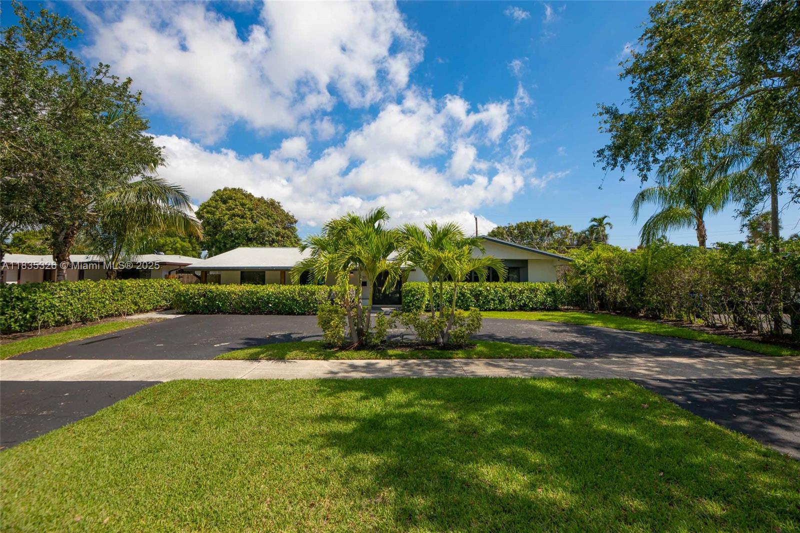 IMPERIAL POINT 1 SEC - фото