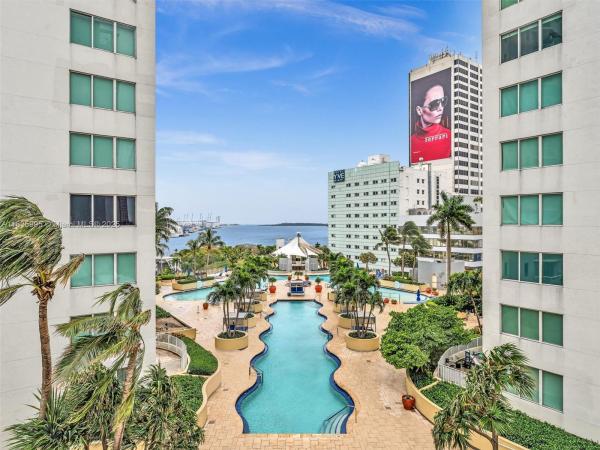 253 NE 2ND ST #2208, MIAMI, FL 33132