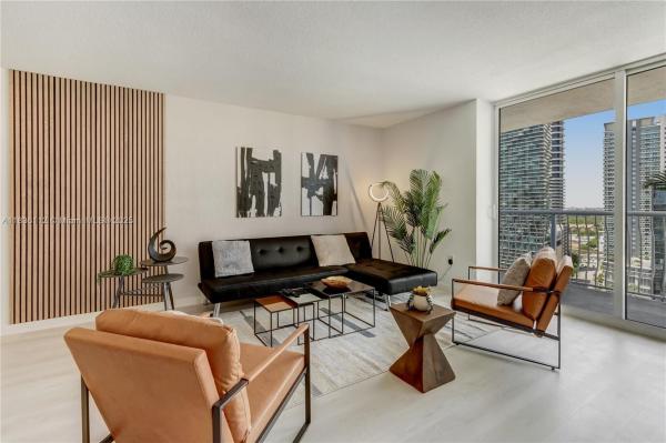 THE CLUB AT BRICKELL BAY