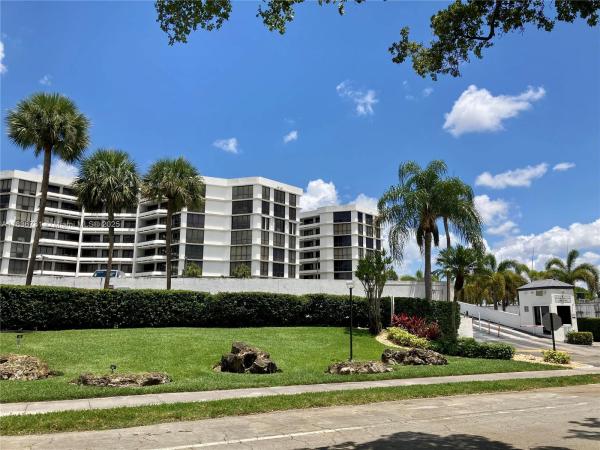 TOWERS OF KENDALE LAKES C