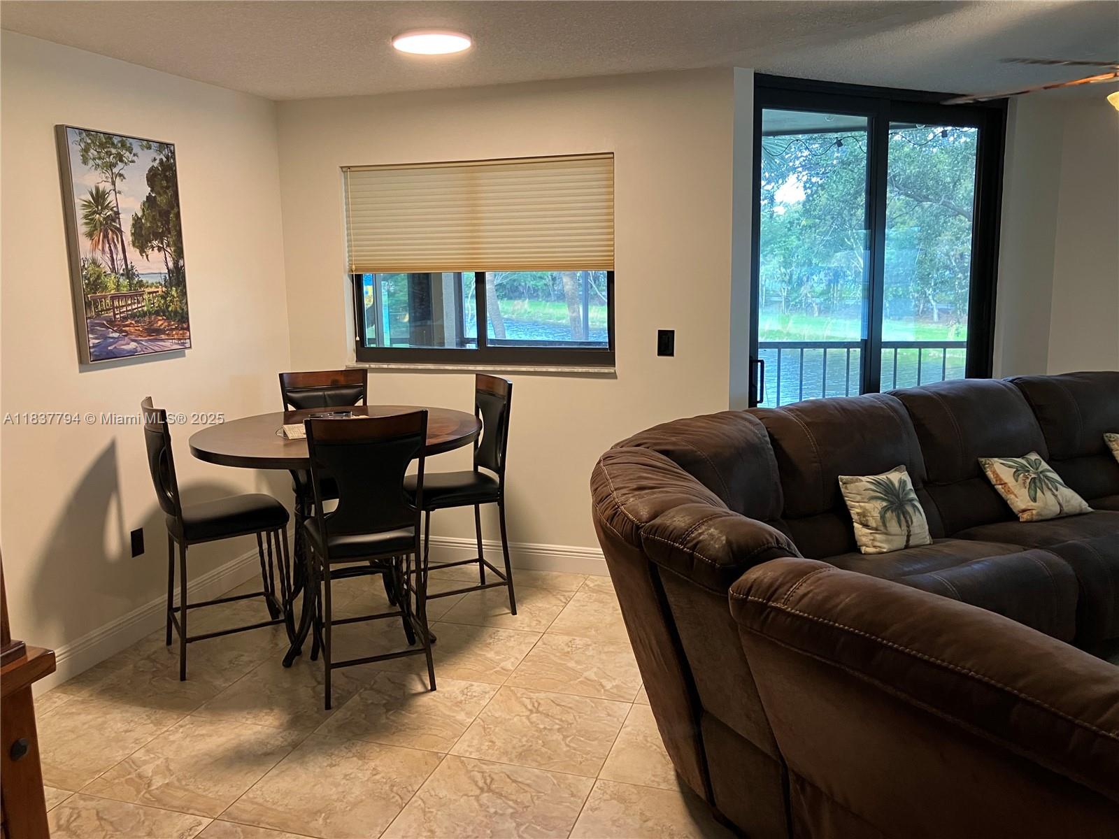 CELEBRATION POINT CONDO # - фото