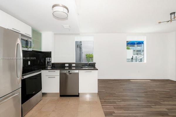 LOFTS AT MAYFAIR CONDO