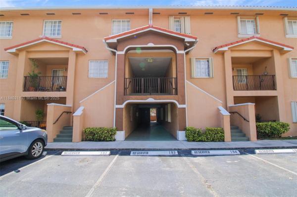 POINCIANA LAKES VILLAS