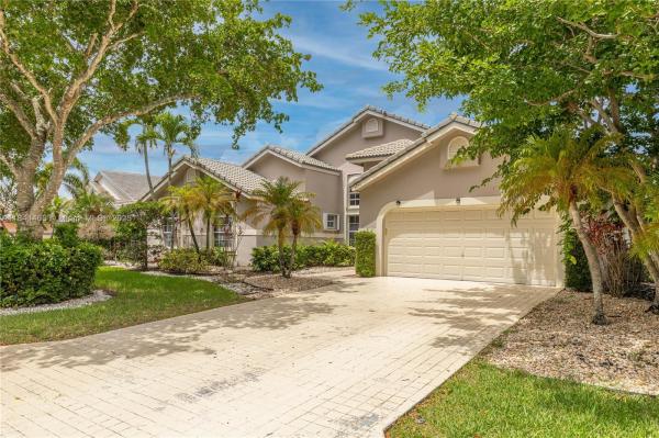 FAIRWAYS AT EAGLE TRACE
