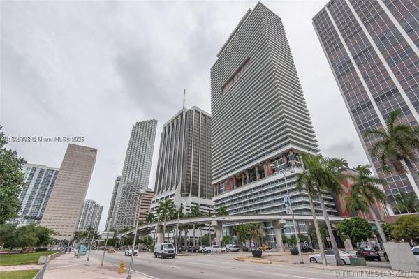 50 BISCAYNE CONDO