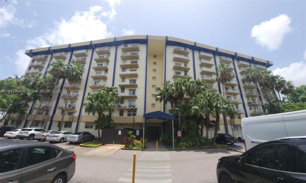 YOLANDA VILLAS CONDO