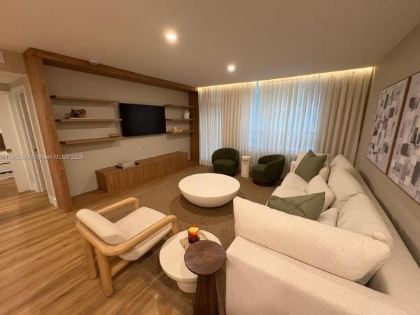 THE PLAZA OF BAL HARBOUR