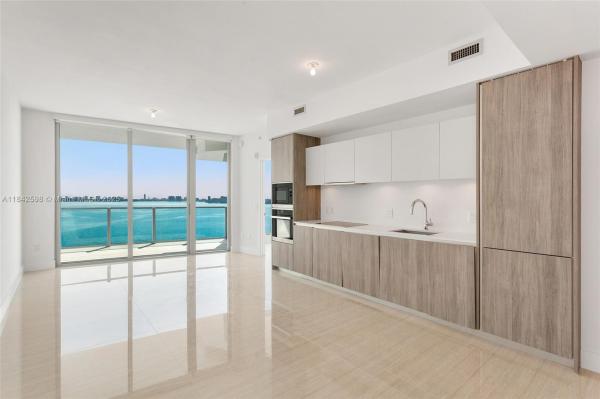 BISCAYNE BEACH CONDO