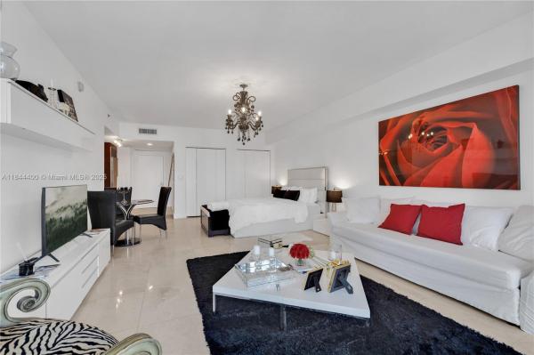 ICONBRICKELL CONDO NO 1