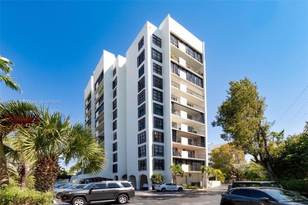 THE PALMS OF KEY BISCAYNE