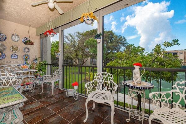 KENDALL ACRES WEST CONDO