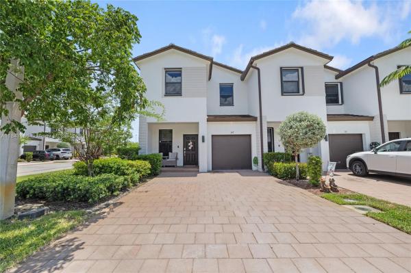 STELLAR PEMBROKE PINES