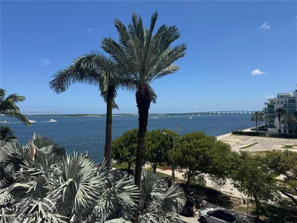 THE MARK ON BRICKELL COND