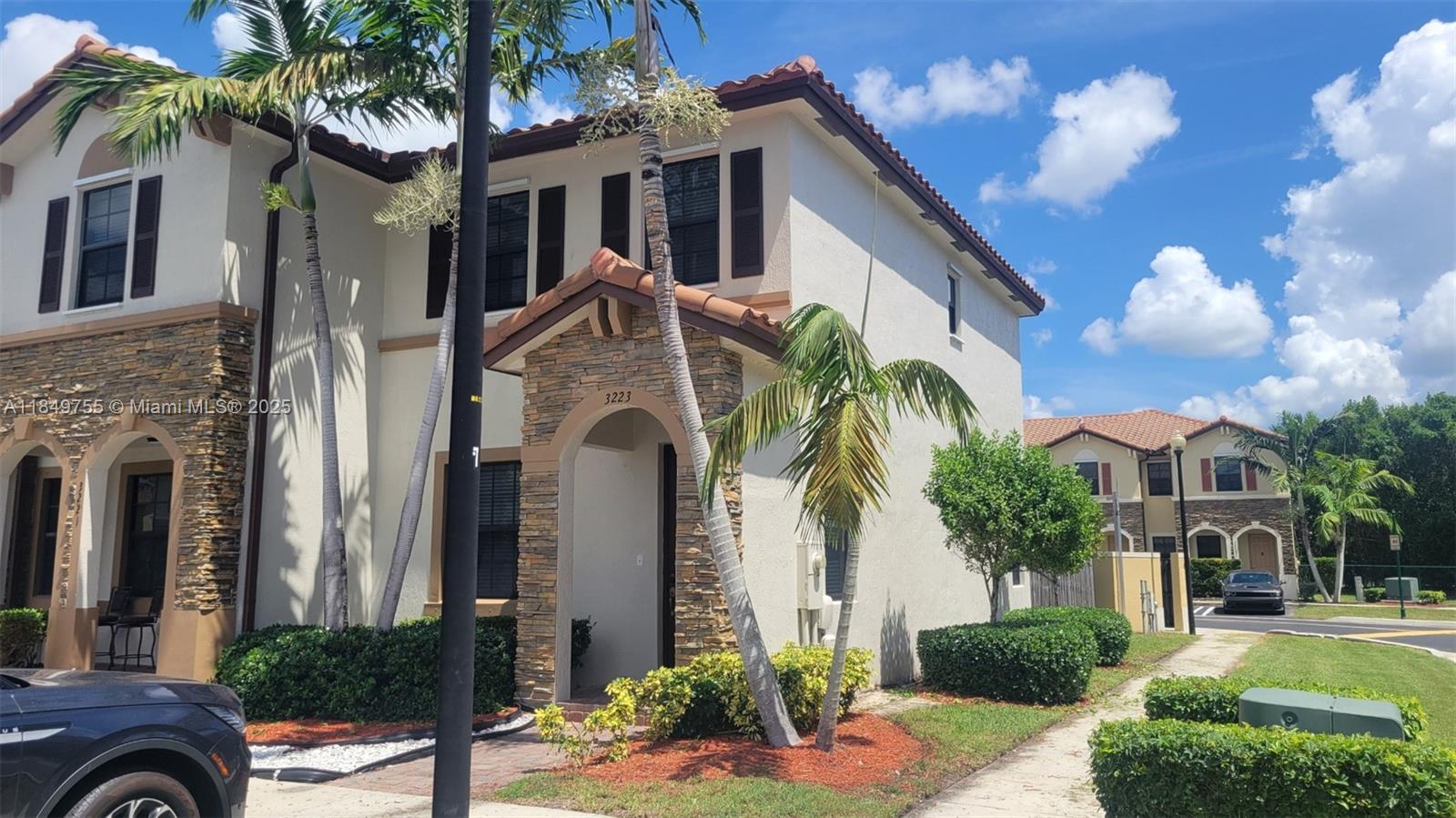 MARTINIQUE AT OASIS REPLA - фото