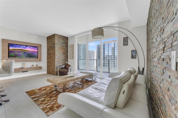BRICKELLHOUSE CONDO