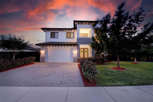 PALMETTO BAY GARDENS