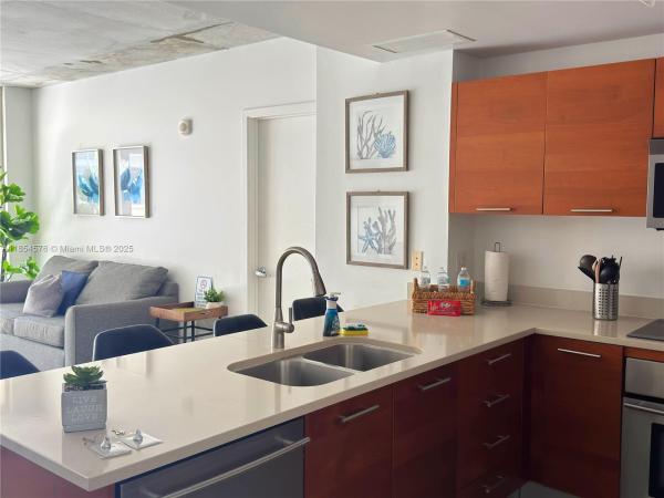 MIDBLOCK MIAMI CONDO