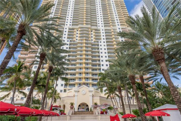17875 COLLINS AVE #705, SUNNY ISLES BEACH, FL 33160
