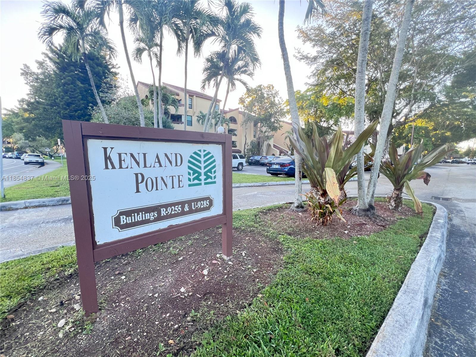 KENLAND POINTE CONDO IV - фото