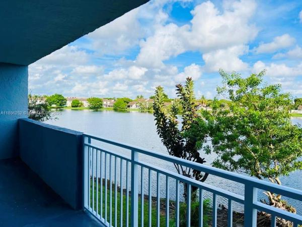 THE BEACH CLUB FONTAINEBL