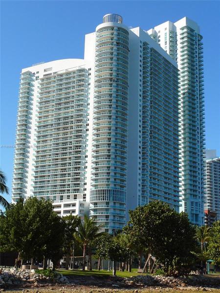 1800 CLUB CONDO