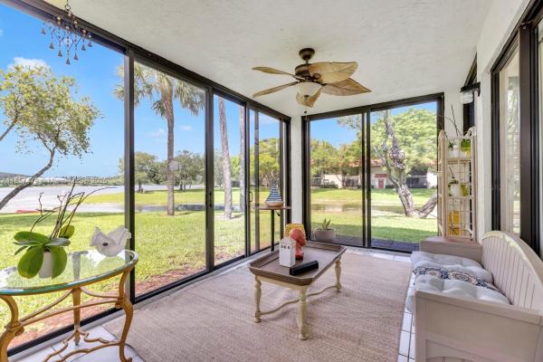 REPUBLIC SQUARE CONDO