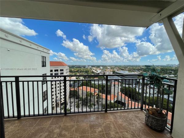 PUERTA DE PALMAS CONDO