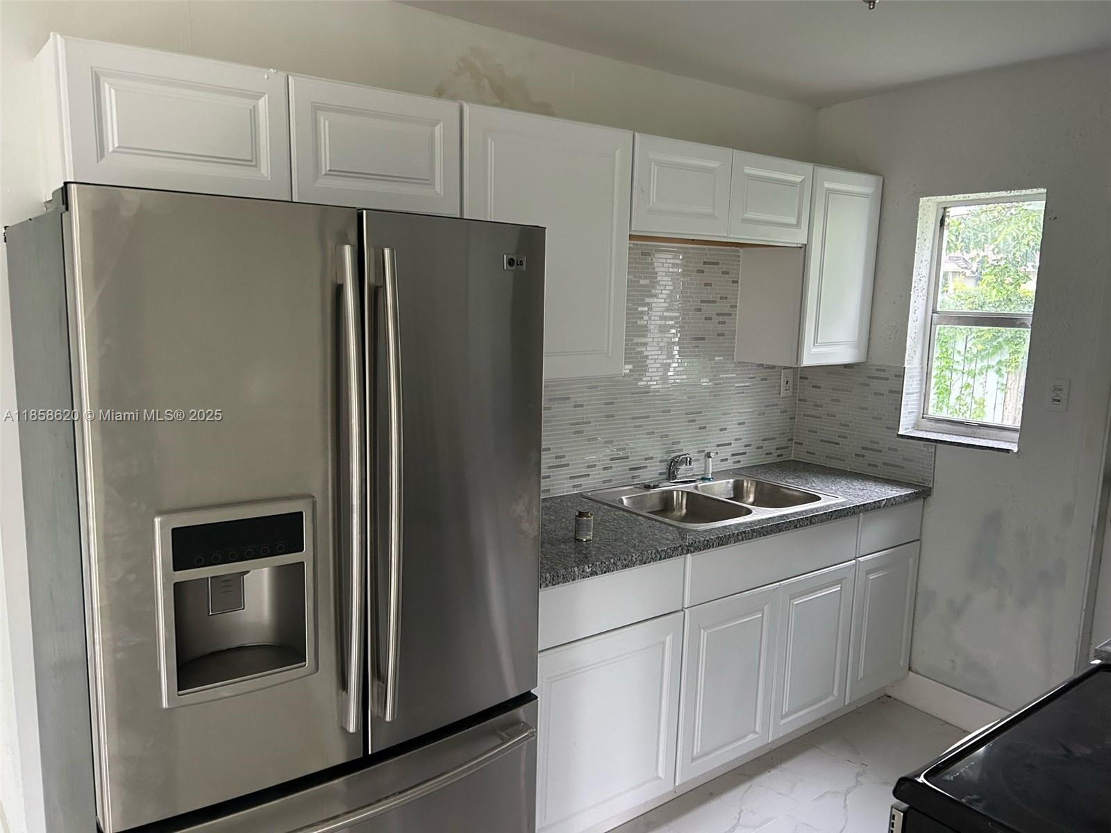 HYDE PARK SECOND SECTION - фото