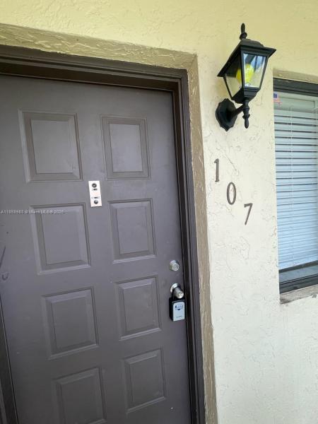 KENSINGTON WALK CONDO