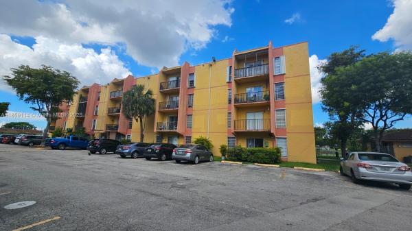 SUNSET VILLAS NO 3 CONDO-