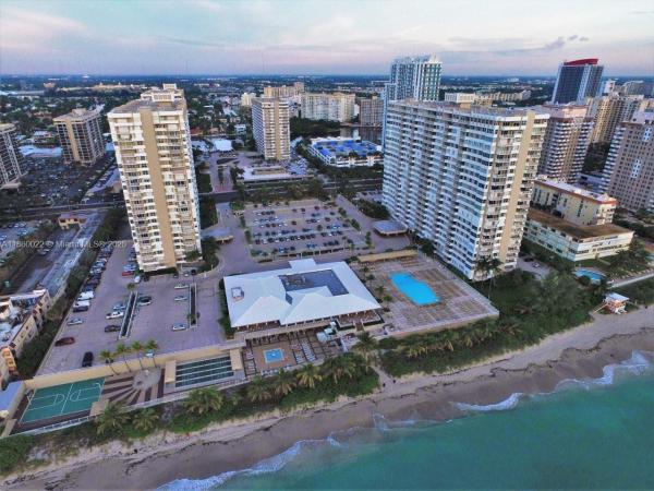 1950 S OCEAN DR #7E, HALLANDALE BEACH, FL 33009