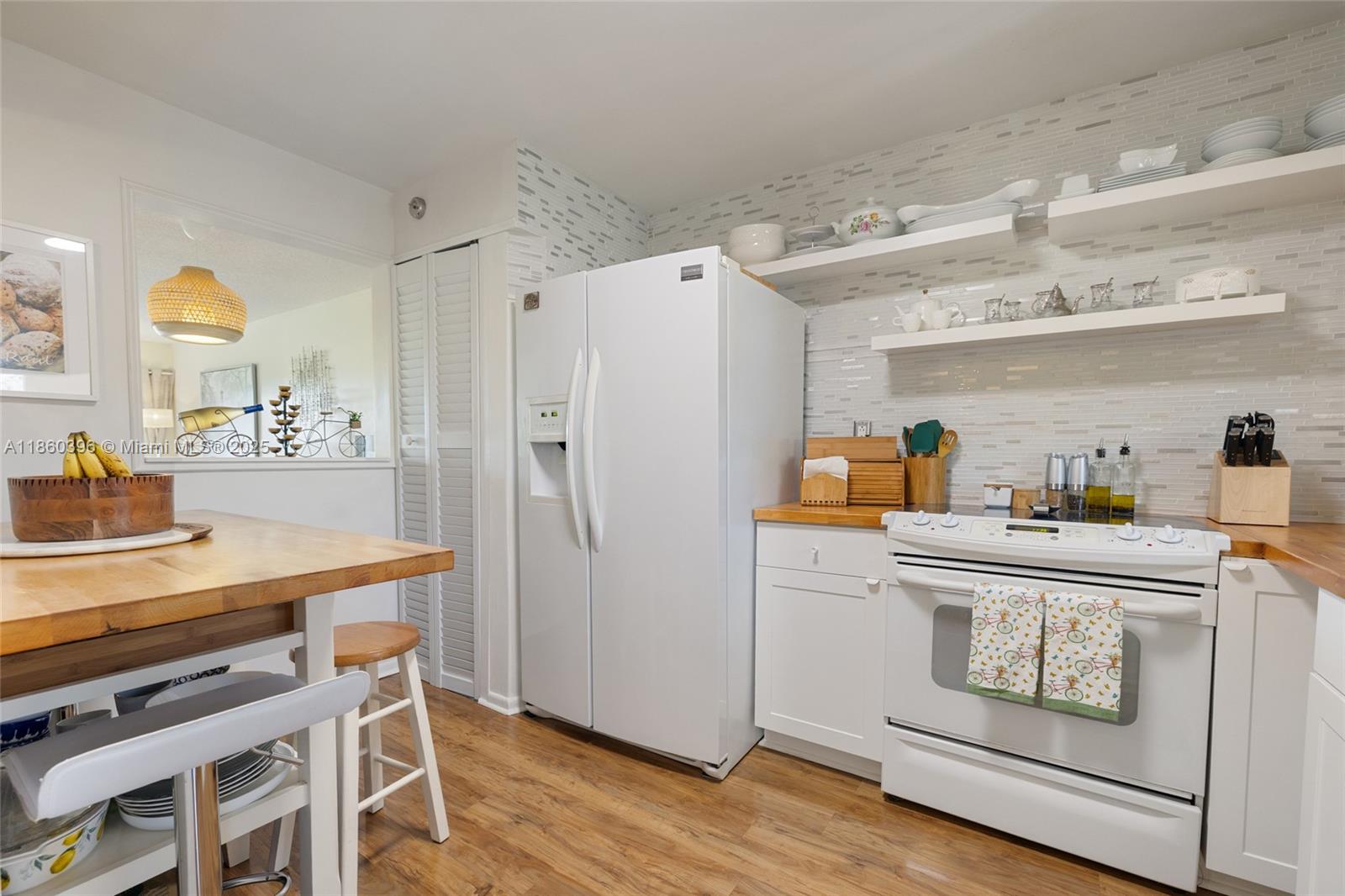 Sunrise Lakes Phase 4 - фото