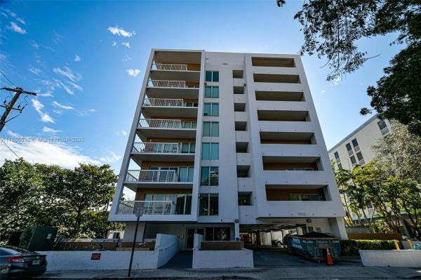 VILLAGGIO IN THE GROVE