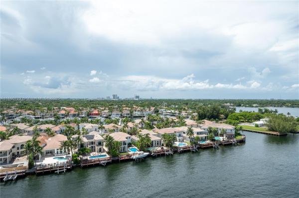 TRAFALGAR TOWERS CONDO