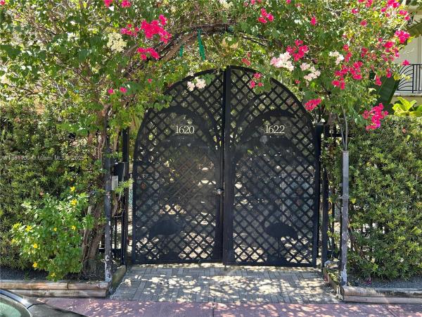 LES JARDINS OF SOUTH BEAC