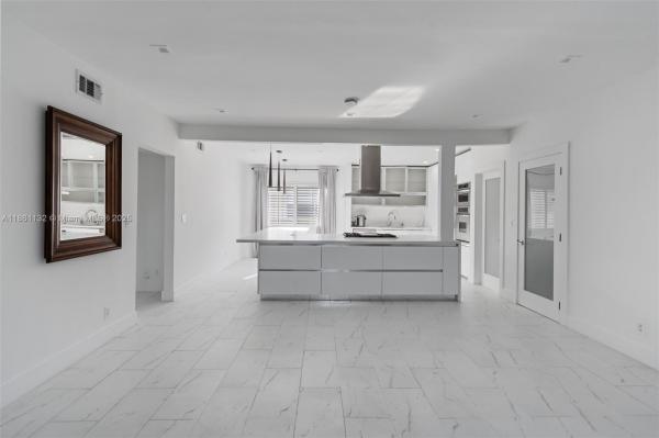 JANE APARTMENTS CONDO