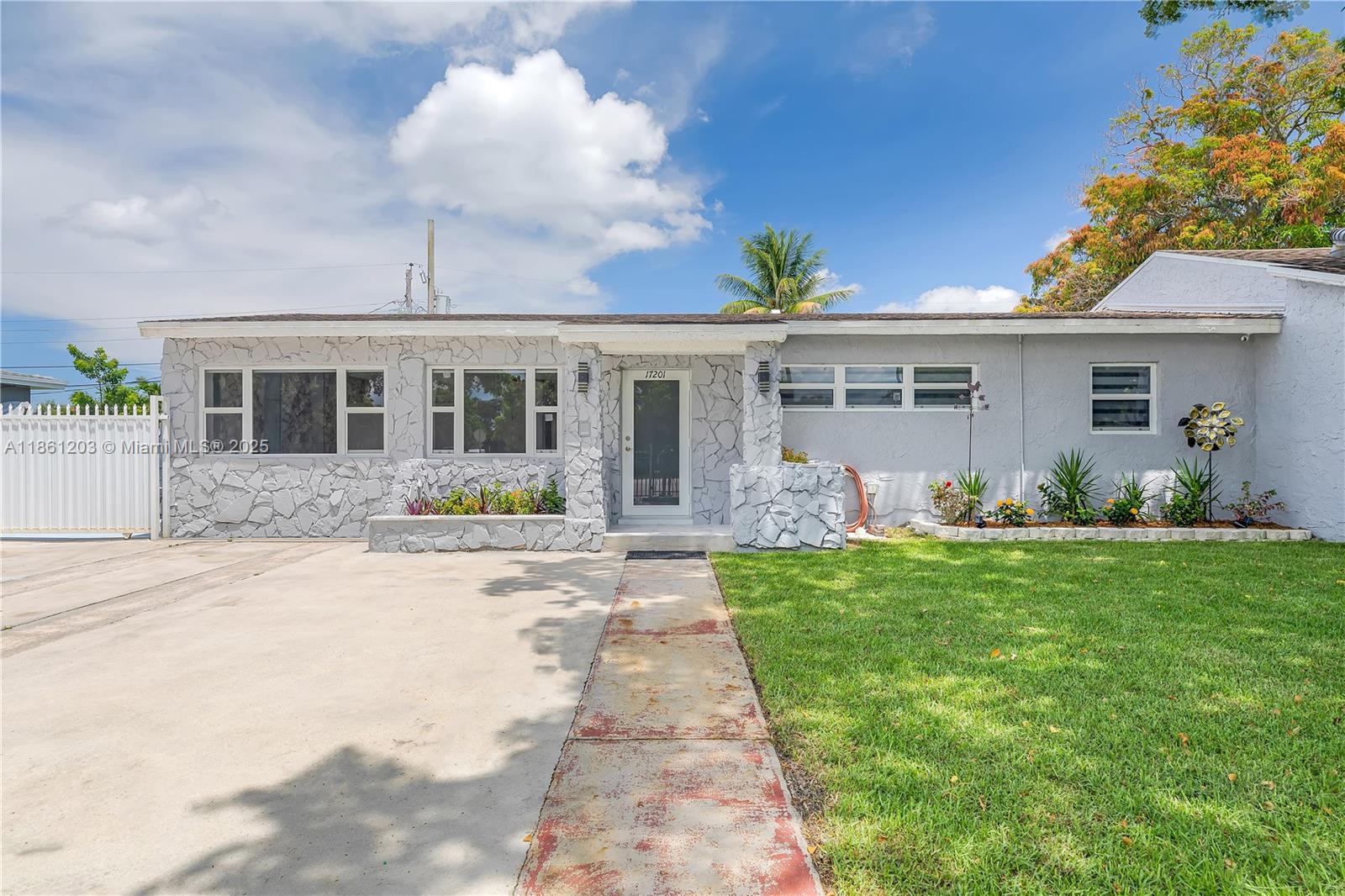 MYRTLE GROVE 1ST ADDN - фото