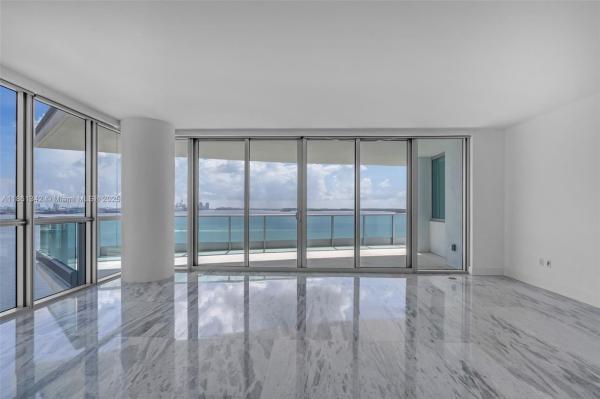 JADE RESIDENCES AT BRICKE