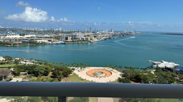 50 BISCAYNE CONDO