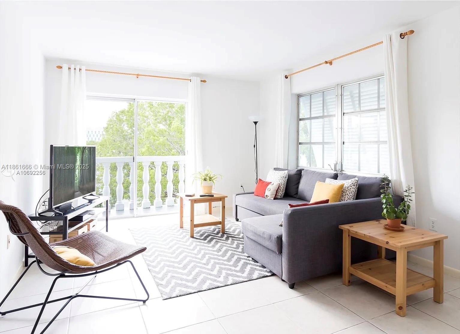 ROYAL CARIBBEAN CLUB COND - фото