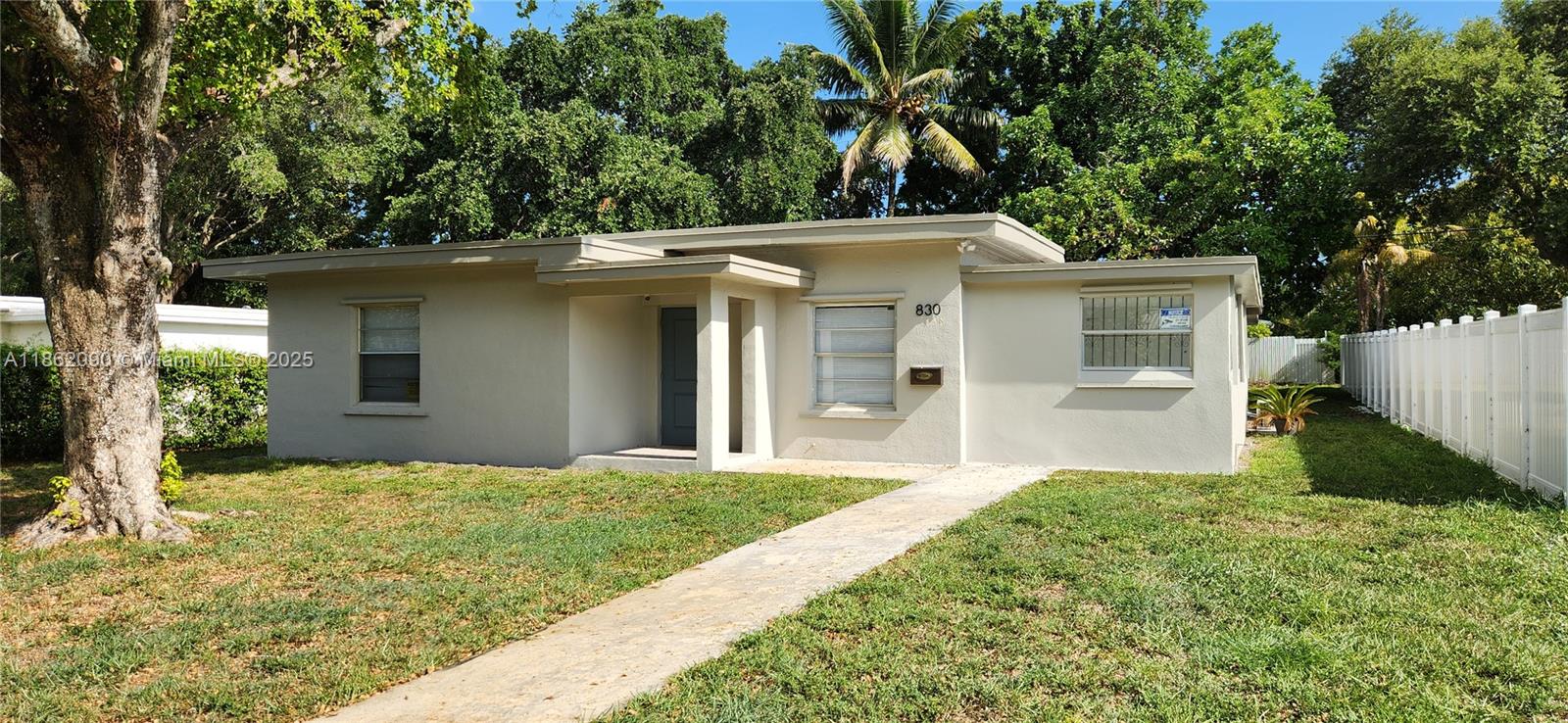 BRIAN MANORS - фото