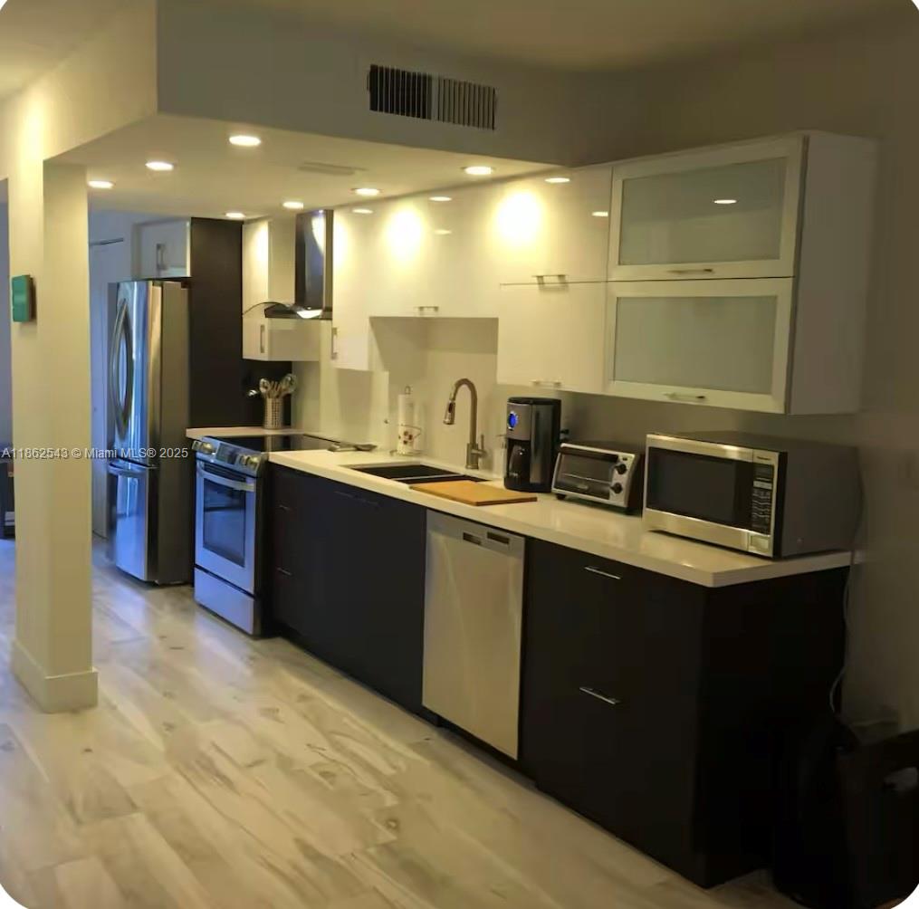 EXECUTIVE BAY CLUB - фото