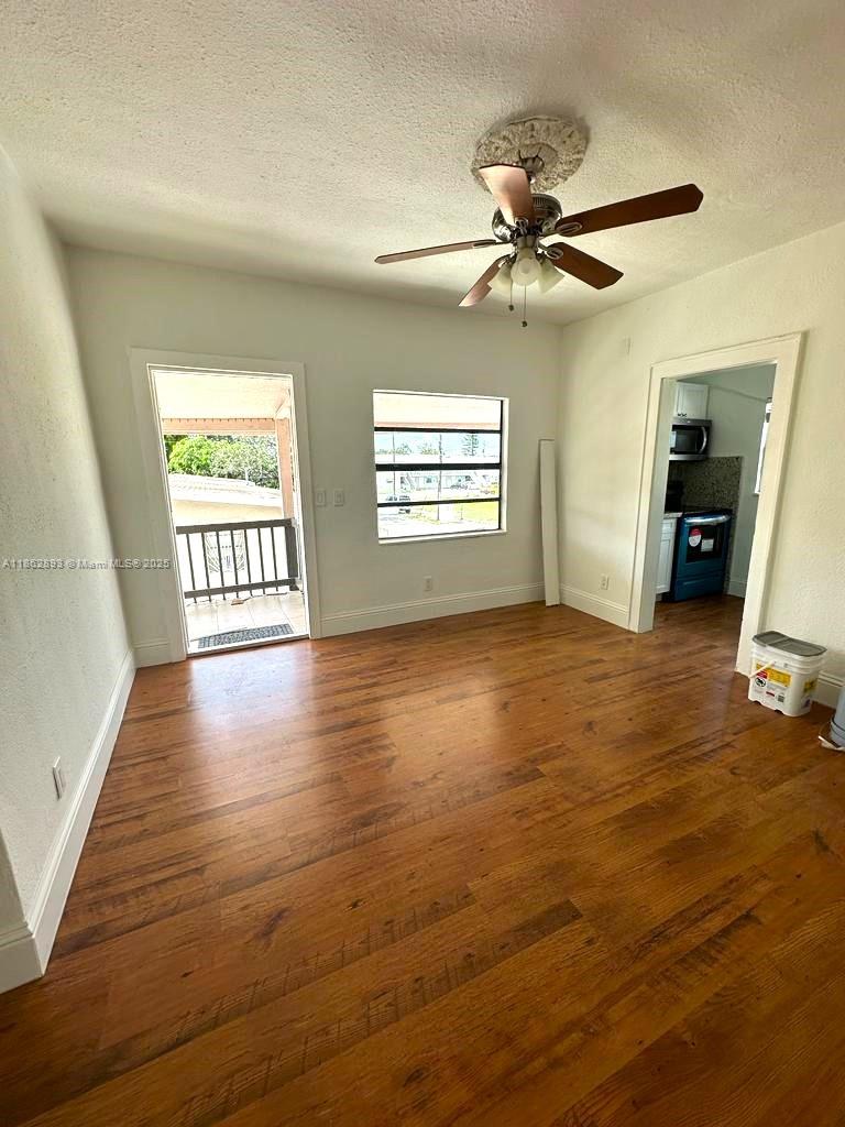 MULBERRY PARK - фото