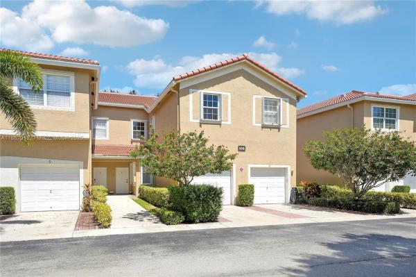 TEQUESTA TRACE CONDOMINIU