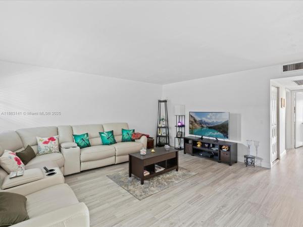 KINGSLEY AT CENTURY VILLA