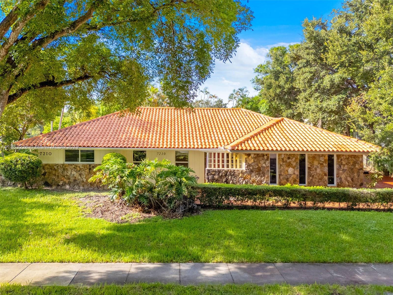 MIAMI LAKES - LOCH LOMOND - фото