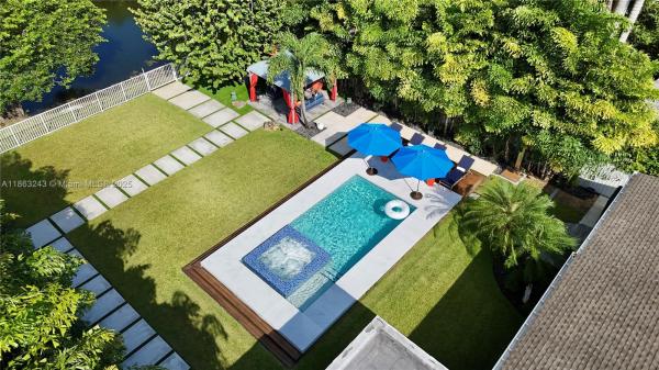 BISCAYNE GARDENS SEC E PA