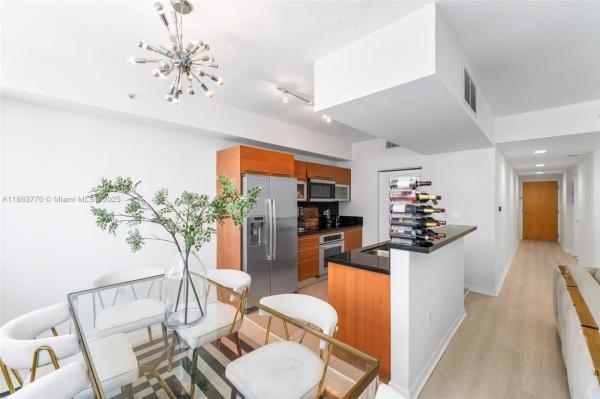 244 BISCAYNE BLVD #1808, MIAMI, FL 33132