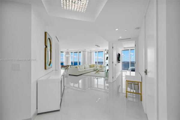 16485 COLLINS AVE #PH36C, SUNNY ISLES BEACH, FL 33160