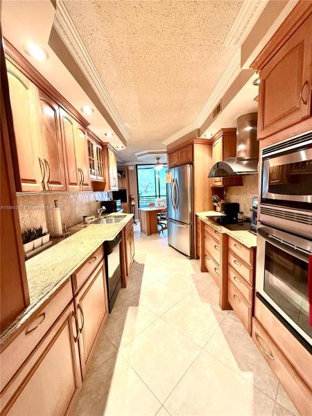 SHERIDAN BY THE BEACH